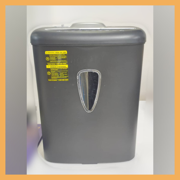 کاغذ خردکن برند: AmazonBasics مدل: B00YFTHJ9c