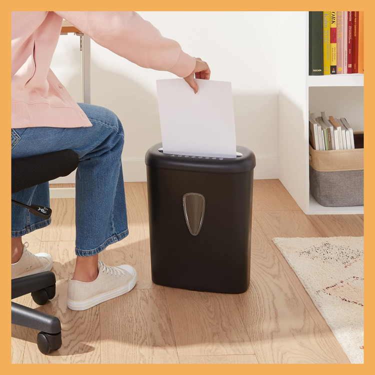 کاغذ خردکن برند: AmazonBasics مدل: B00YFTHJ9c