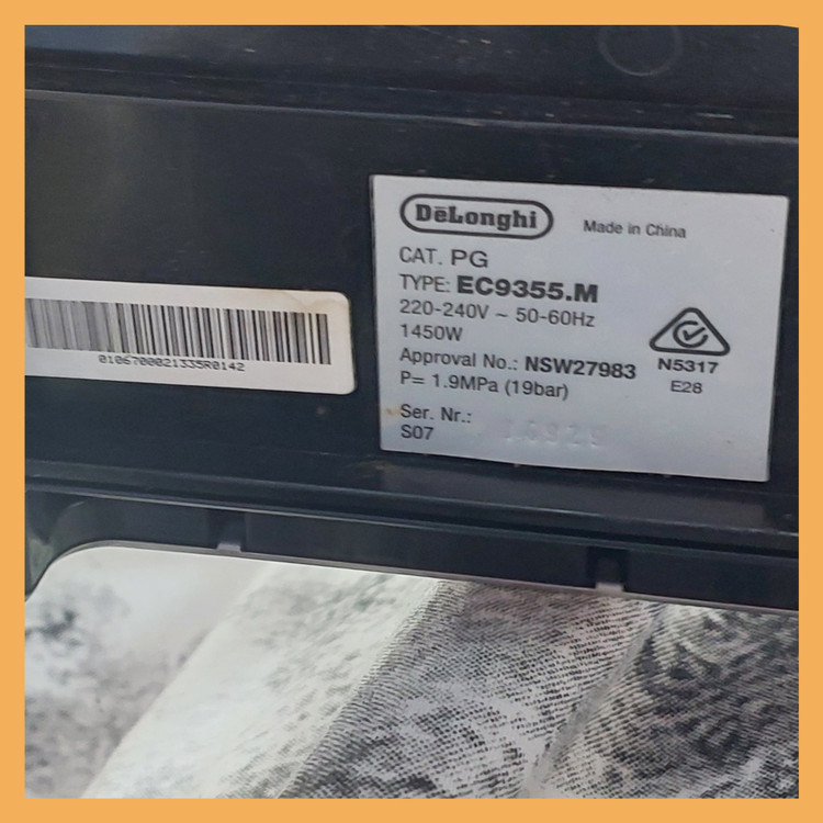 اسپرسوساز نیمه اتومات برند: د لونگی EC9355
